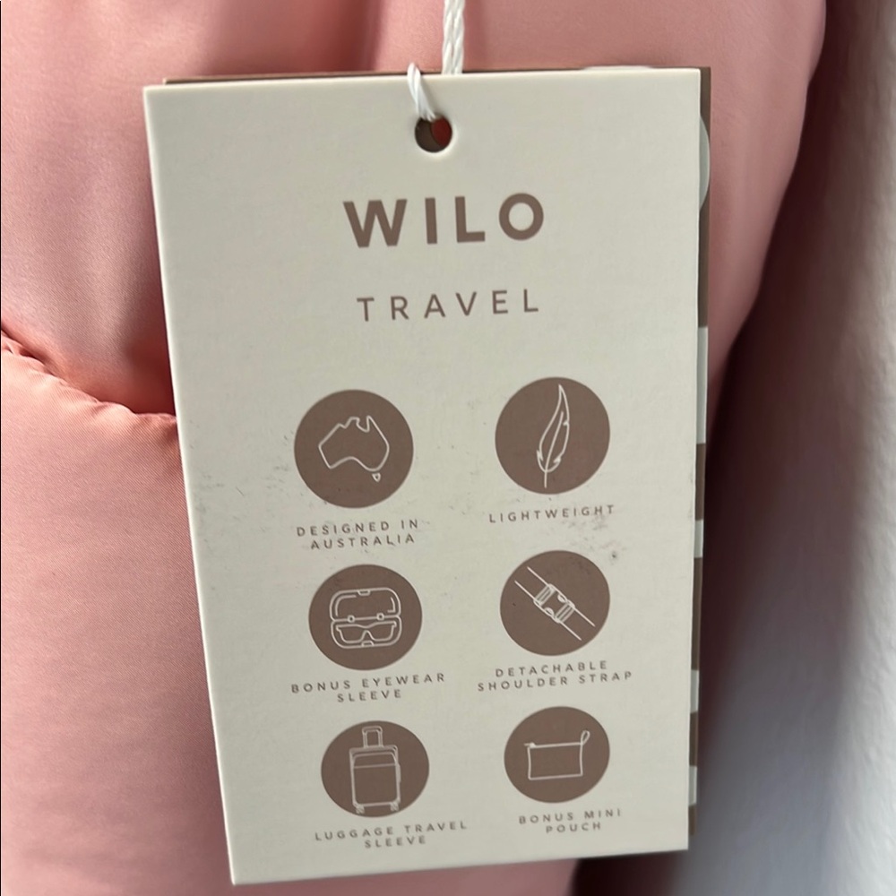 Wilo The Label | Pink Weekender Tote Bag Set w/Crossbody Stap 💖 - Picture 4 of 12